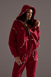 COZY HOLIDAY PEARL SWEATSHIRT IN BURGUNDY