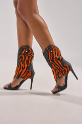 AZALEA WANG TAHLIE ORANGE MULTI WESTERN GLADIATOR SANDAL