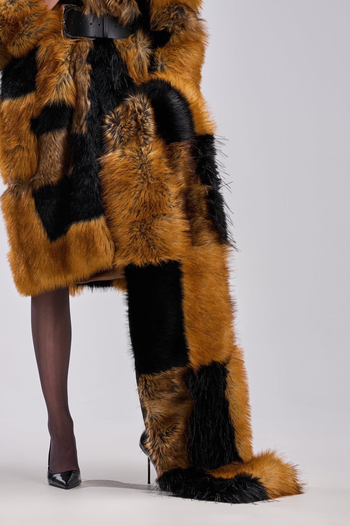COSMO FAUX FUR SCARF