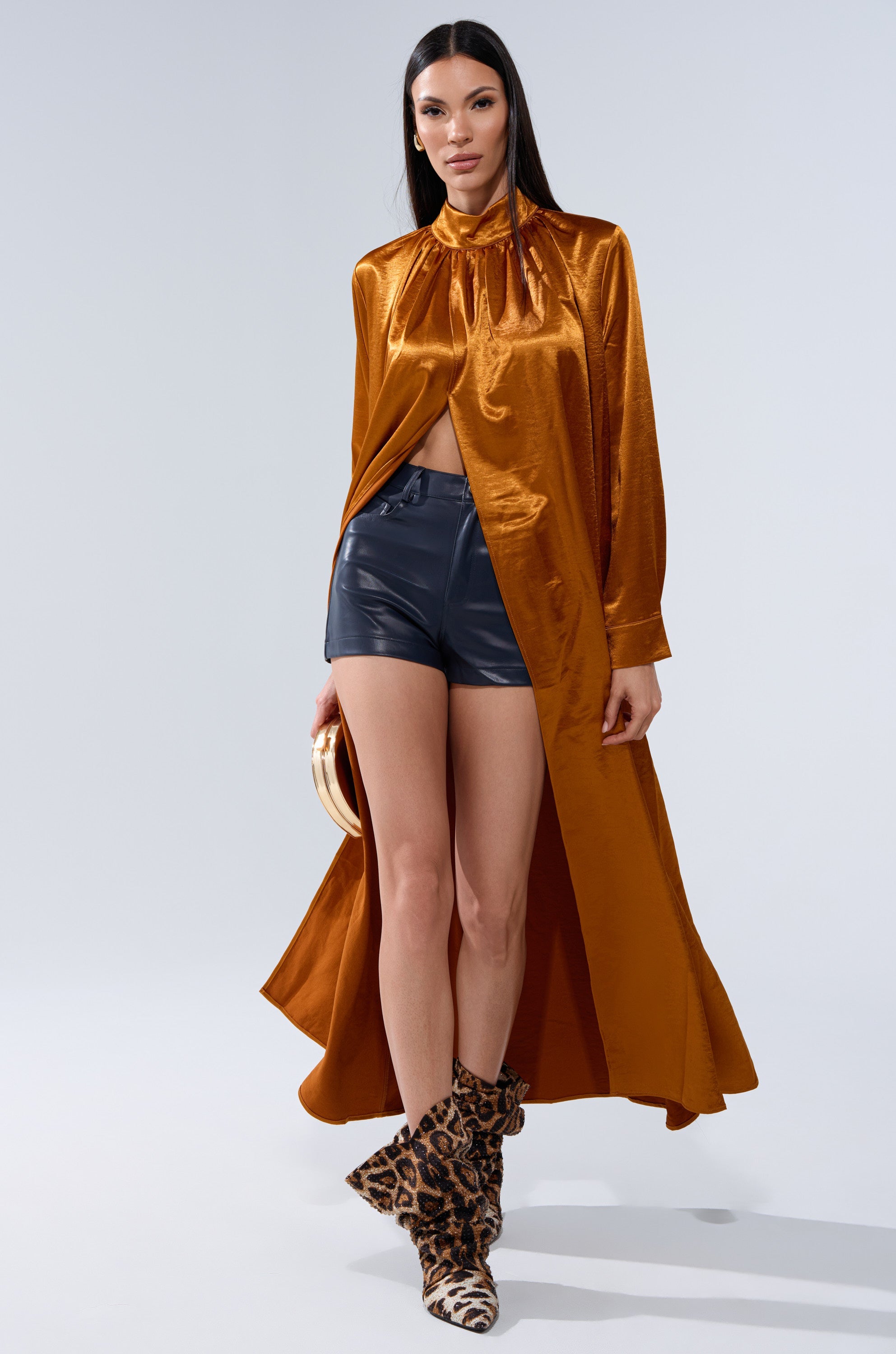 QUEEN TYPE BLOUSE