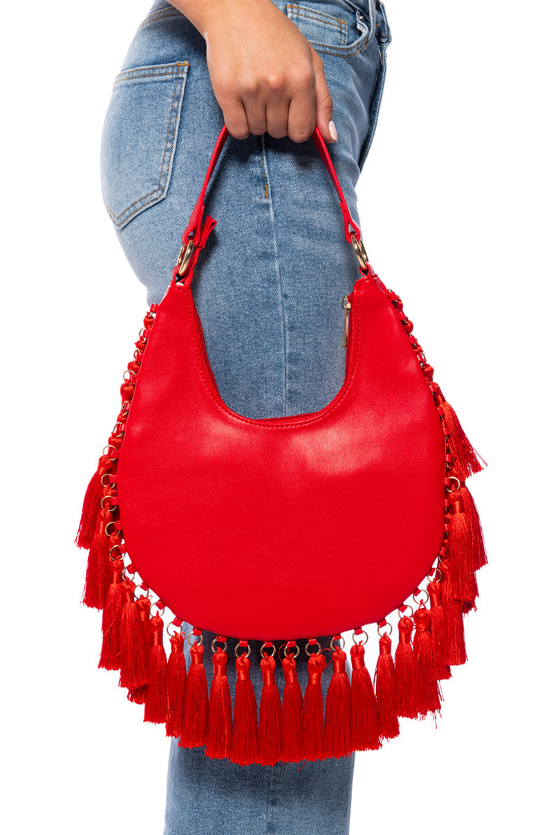 LEONA TISSEL SHOULDER BAG IN RED
