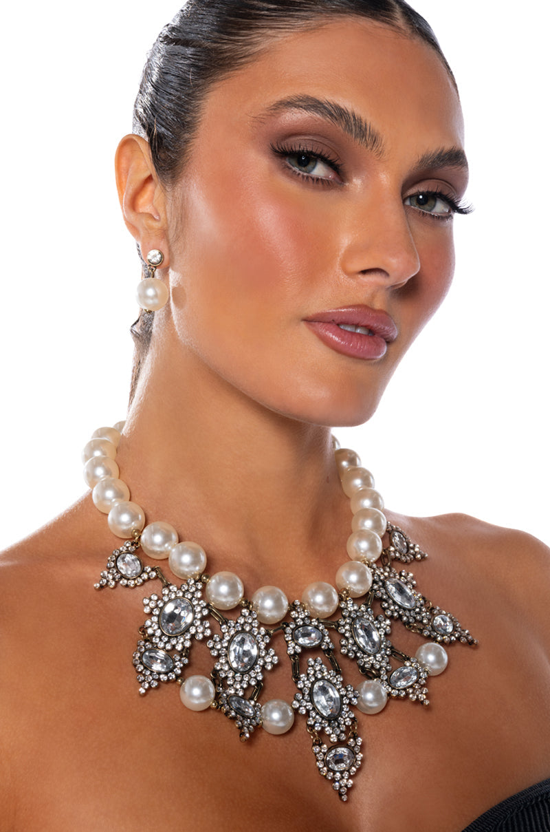 SWEET AND SPICY EMBELLISHED PEARL NECKLACE
